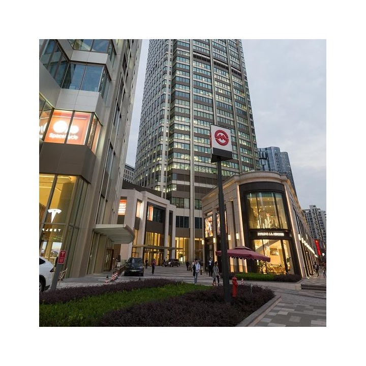 香港兴业中心一座及二座网罗众多国际及本地租户。